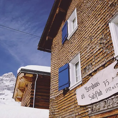 Berghaus Sulzfluh Hotel *