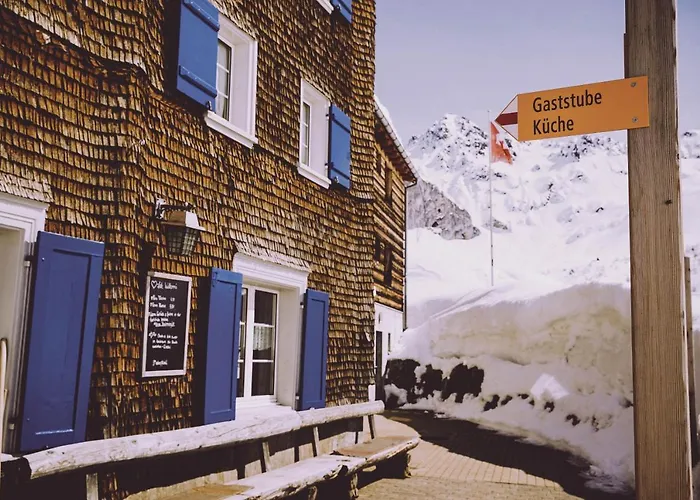 Berghaus Sulzfluh * St. Antönien