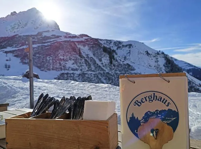 Berghaus Sulzfluh Otel *