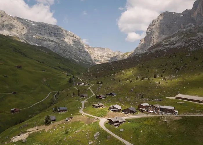 Berghaus Sulzfluh Otel *