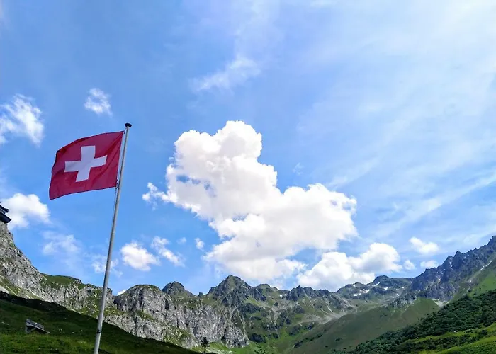 Berghaus Sulzfluh Otel *