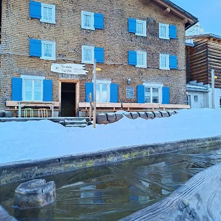 Berghaus Sulzfluh * St. Antönien