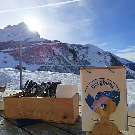 Berghaus Sulzfluh Отель *